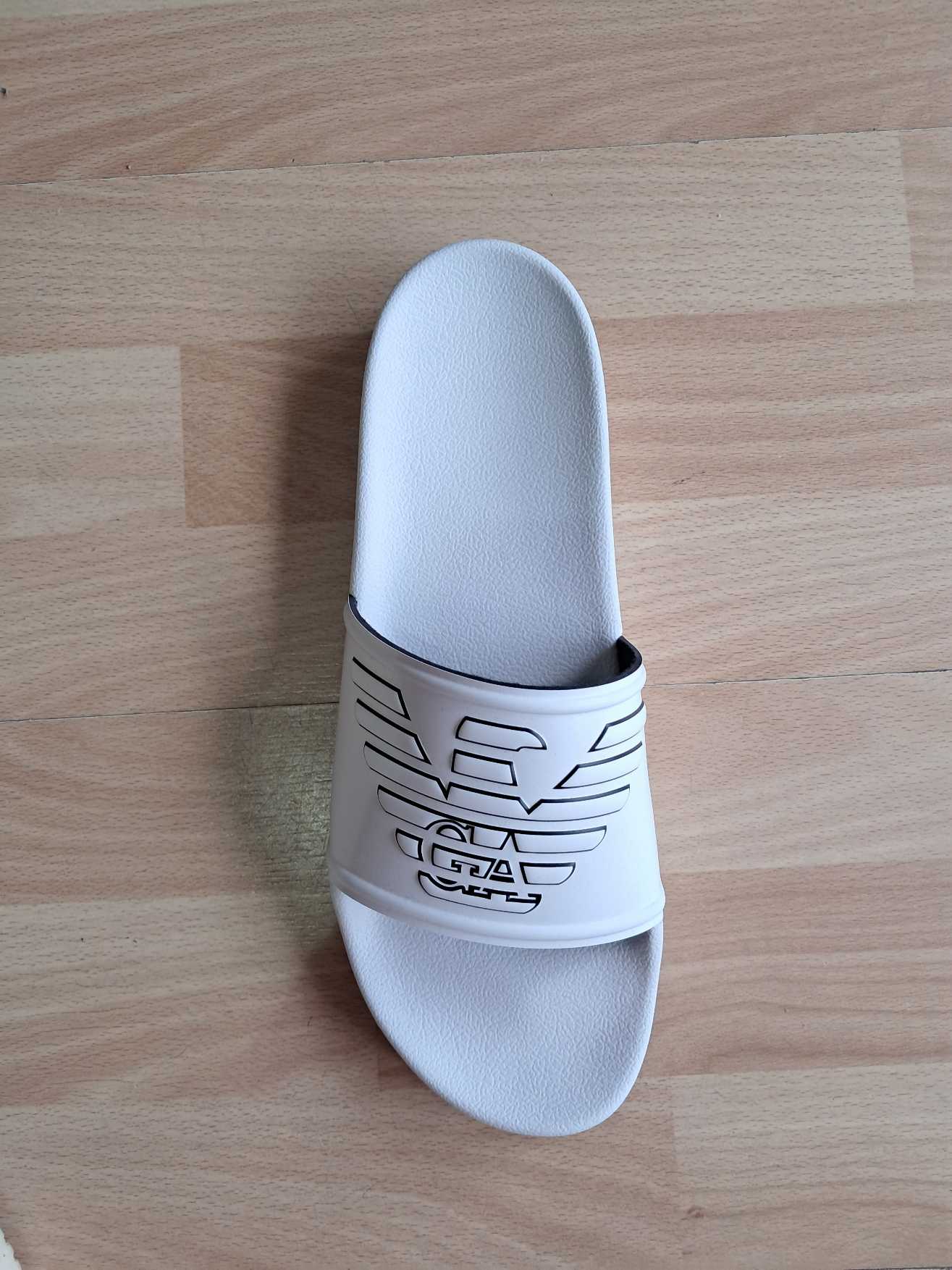 CIABATTA UOMO EMPORIO ARMANI BIANCA CON LOGO CON CONTORNI NERI