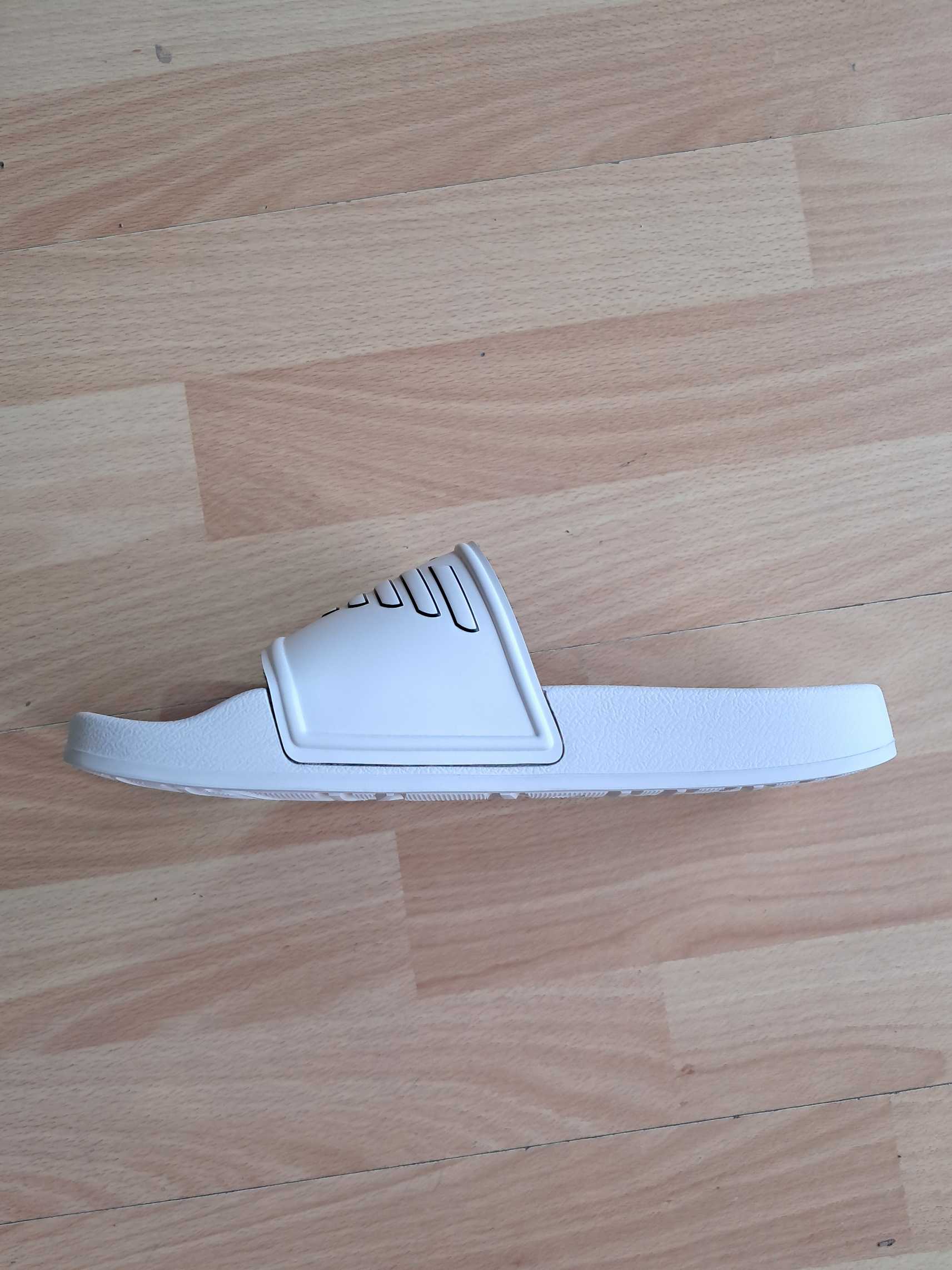 CIABATTA UOMO EMPORIO ARMANI BIANCA CON LOGO CON CONTORNI NERI - immagine 5