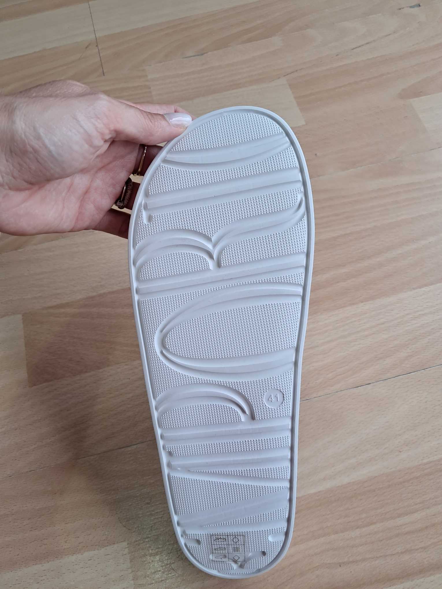 CIABATTA UOMO EMPORIO ARMANI BIANCA CON LOGO CON CONTORNI NERI - immagine 6