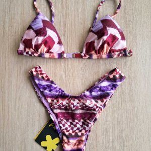COSTUME DONNA EFFEK TRIANGOLO CON DETTAGLIO “FIOCCO” IN METALLO TRA LE COPPE FANTASIA NEI COLORI DEL LILLA, ROSA E BORDEAUX