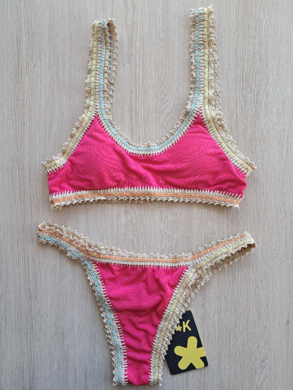 TOP EFFEK IN TESSUTO FUCSIA CON PASSAMANERIA COLORATA - immagine 2