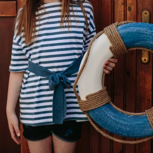 ABITO A RIGHE CON FIOCCO