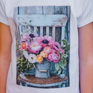 T-SHIRT STAMPA VASO CON FIORI
