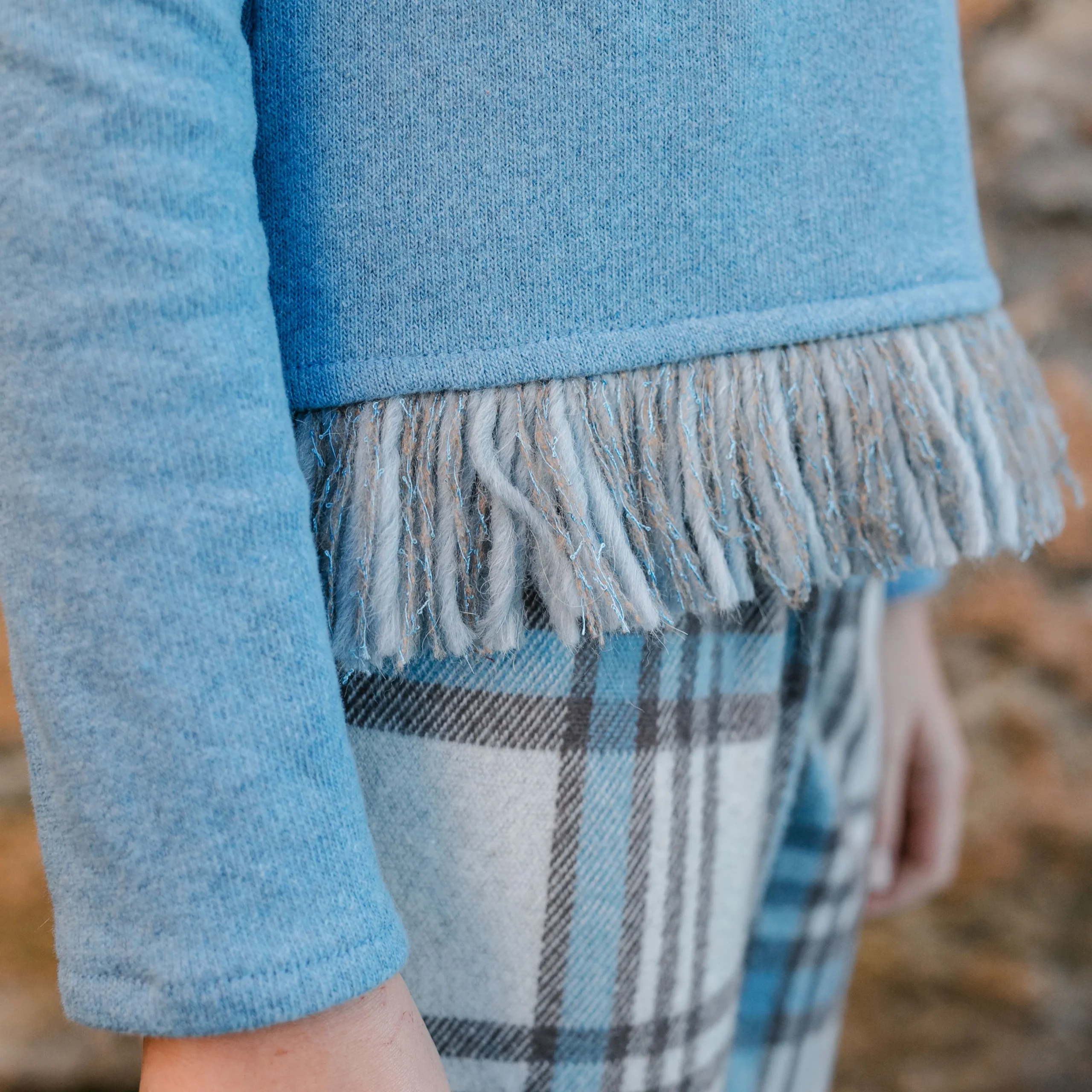 MAGLIA IN CALDO COTONE DETTAGLIO FRANGIA - immagine 2