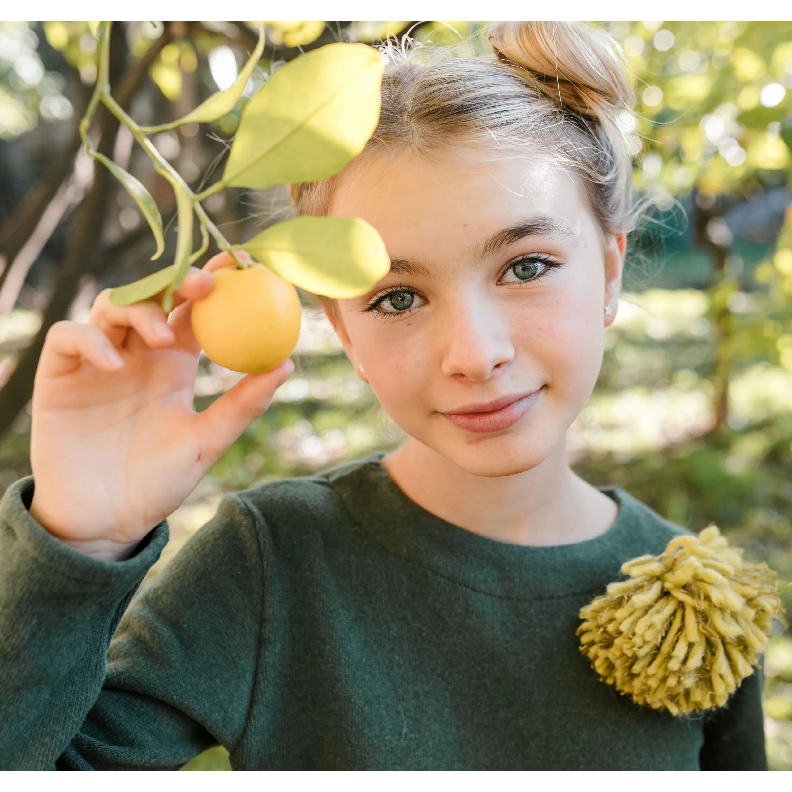 MAGLIA IN CALDO COTONE CON POMPON - immagine 2