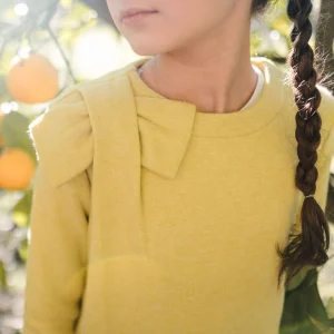 MAGLIA IN VISCOSA DETTAGLIO FIOCCO