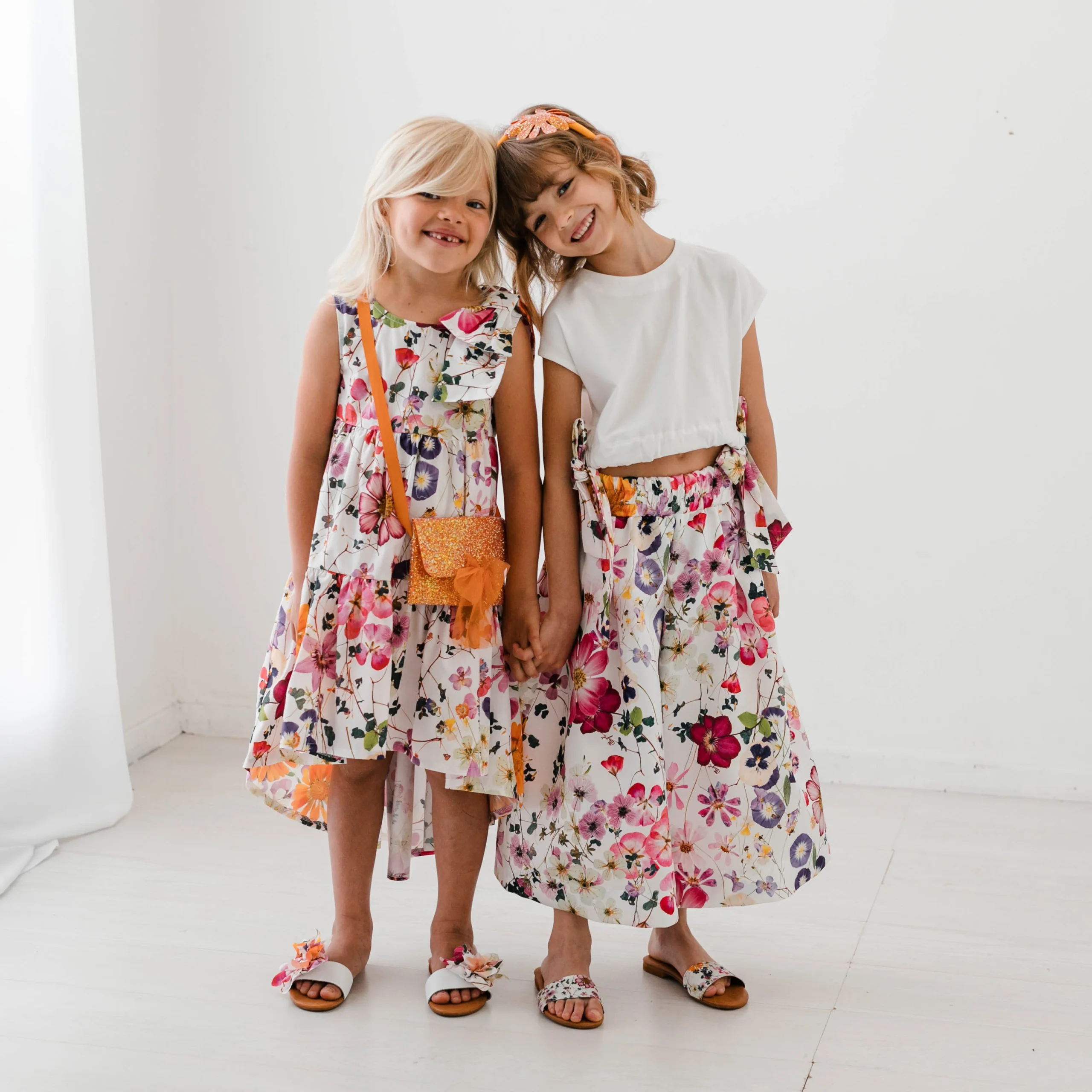 ABITO IN COTONE STAMPATO CON SPILLA A FIOCCO - immagine 5