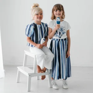 TOP CROPPED CON MANICHE A SBUFFO