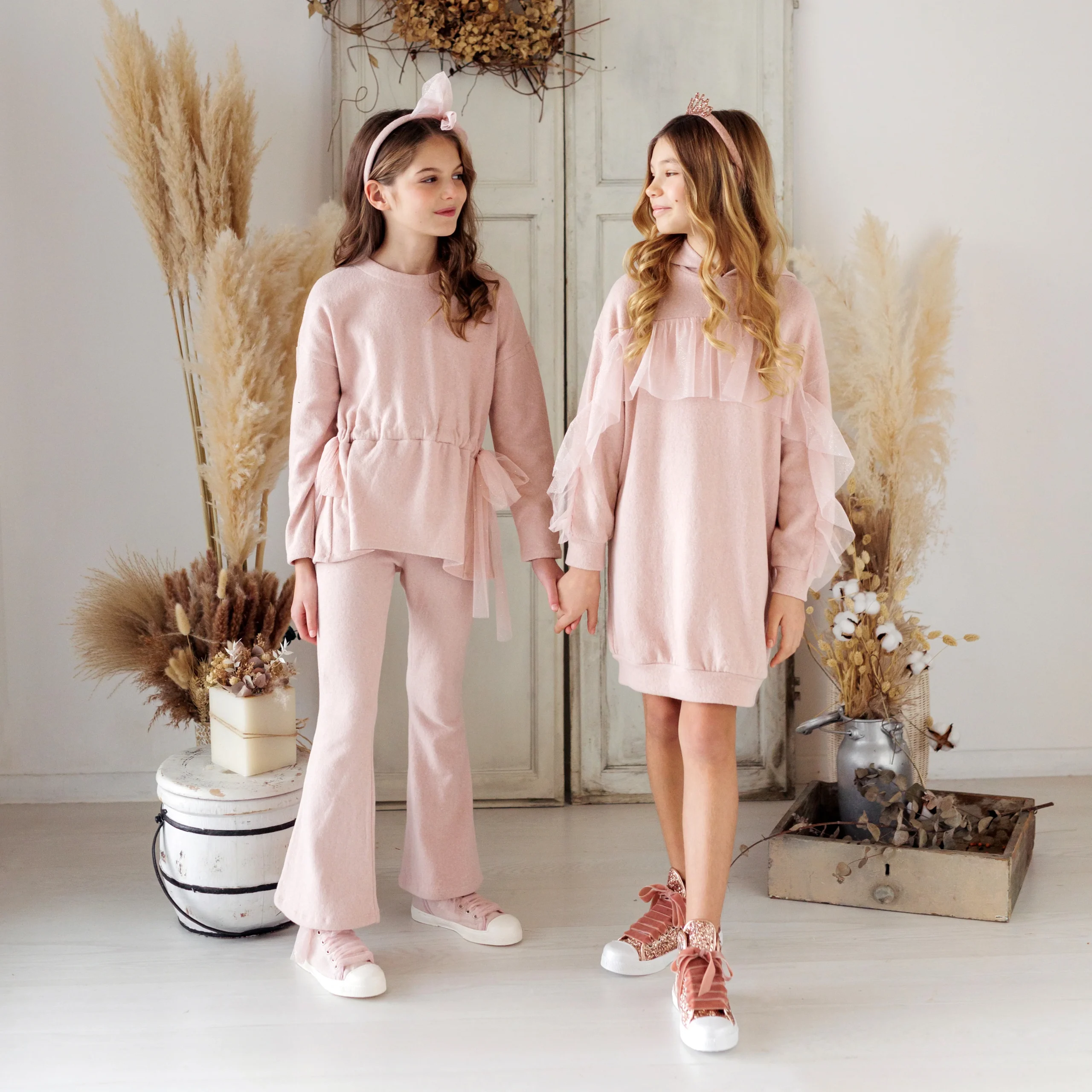 ABITO IN CALDO COTONE CON CAPPUCCIO