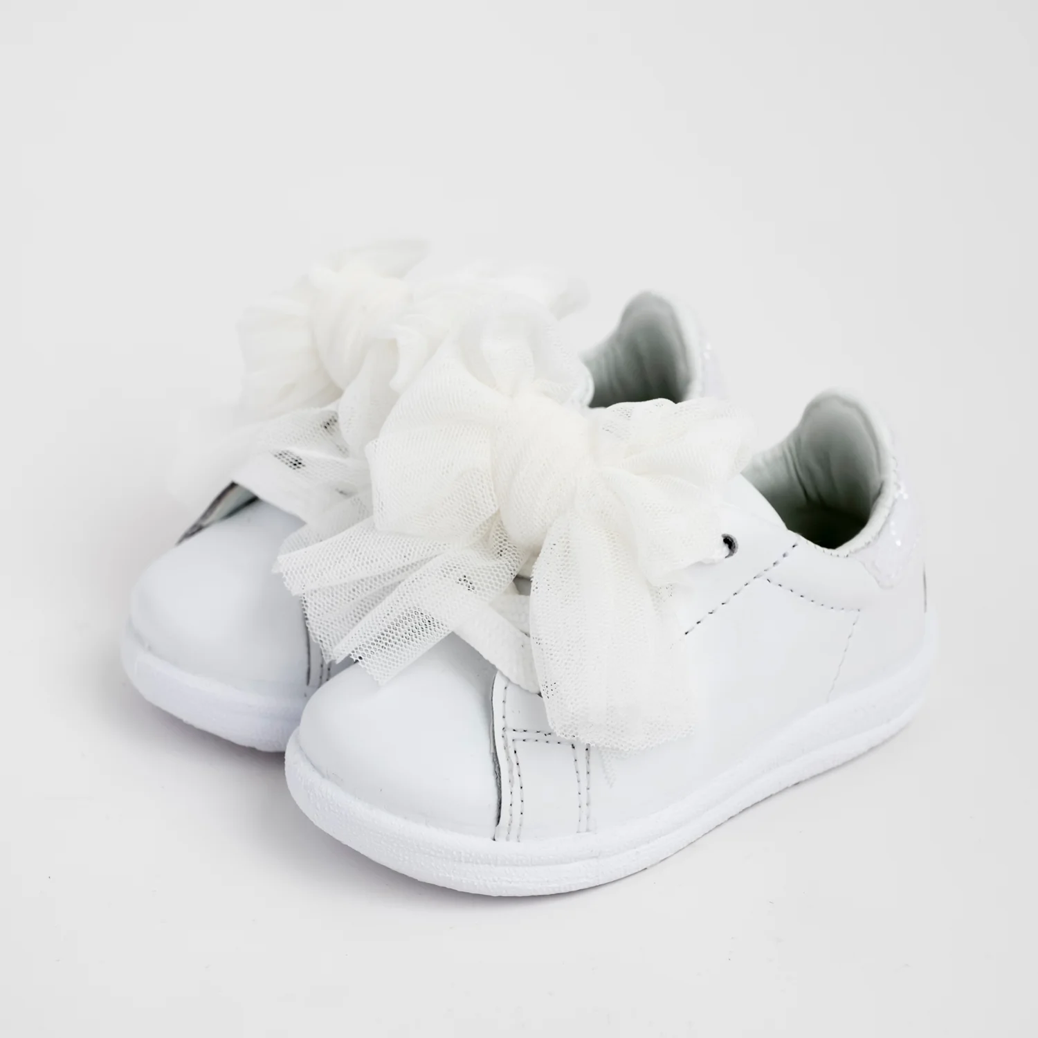 SNEAKERS BABY CON FIOCCO TULLE