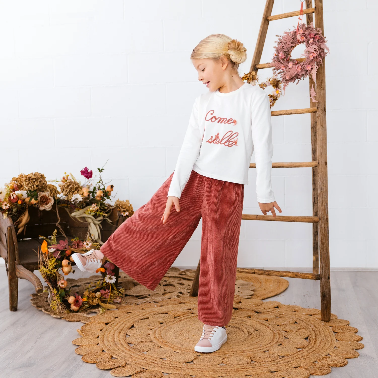 PANTALONE IN VELLUTO A CARAMELLA - immagine 2