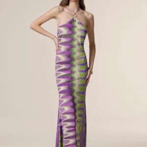 ABITO LUNGO ADERENTE ME FUI CON SCOLLO ALL’AMERICANA E DETTAGLIO AL COLLO NEI COLORI DEL VIOLA E VERDE