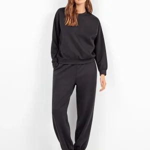 TUTA DONNA GISELA NERA MAGLA A GIROCOLLO E PANTALONE DRITTO ED ELASTICO