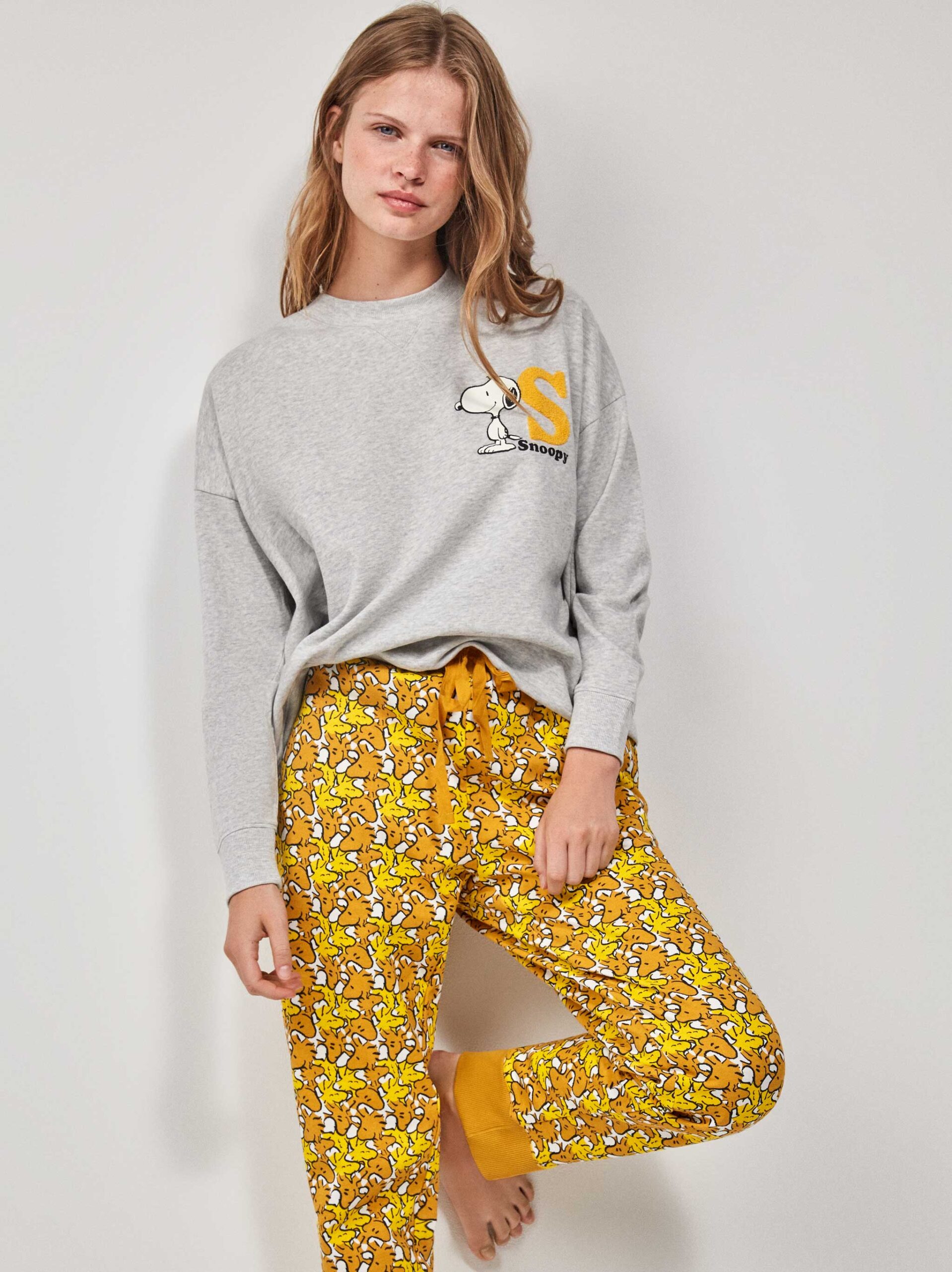 PIGIAMA DONNA GISELA SNOOPY MAGLIA GRIGIA E PANTALONE GIALLO